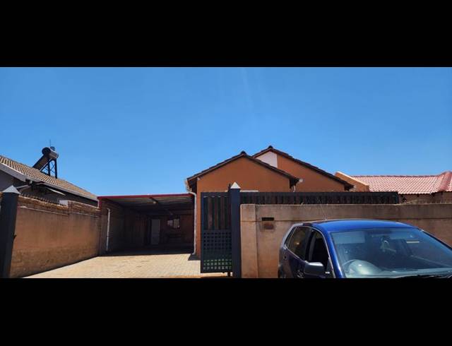 3 BEDROOM HOUSE FOR SALE IN ROSSLYN